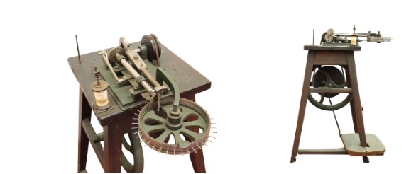 wooden sewing machine model frame by Krem